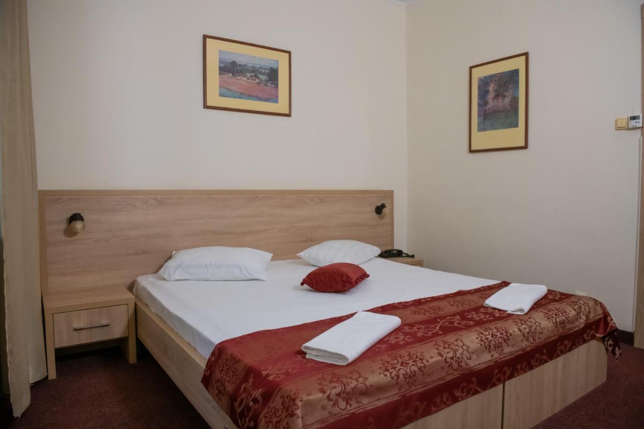 Hotel Panoramic Râmnicu Vâlcea Extérieur photo