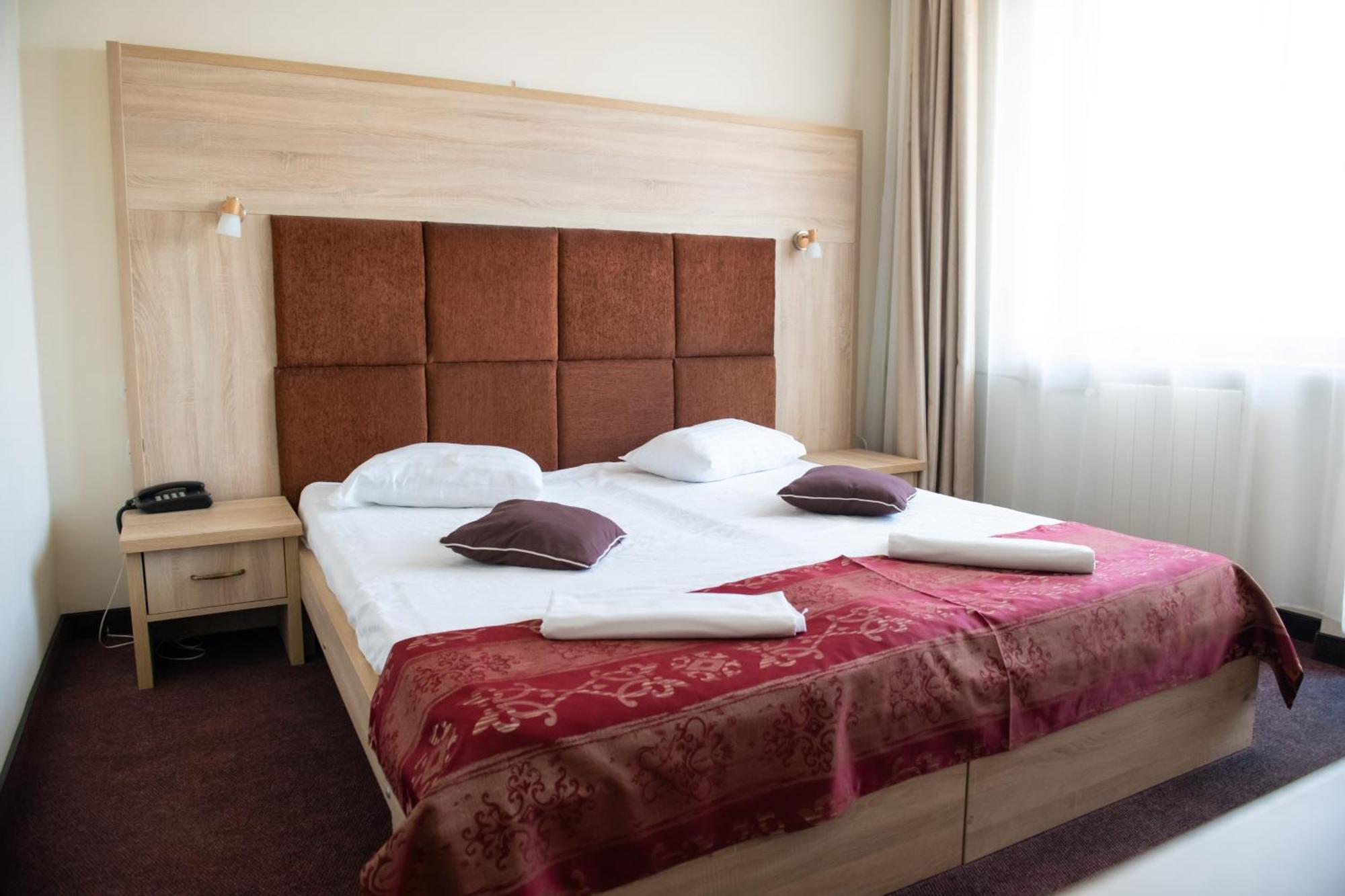 Hotel Panoramic Râmnicu Vâlcea Extérieur photo