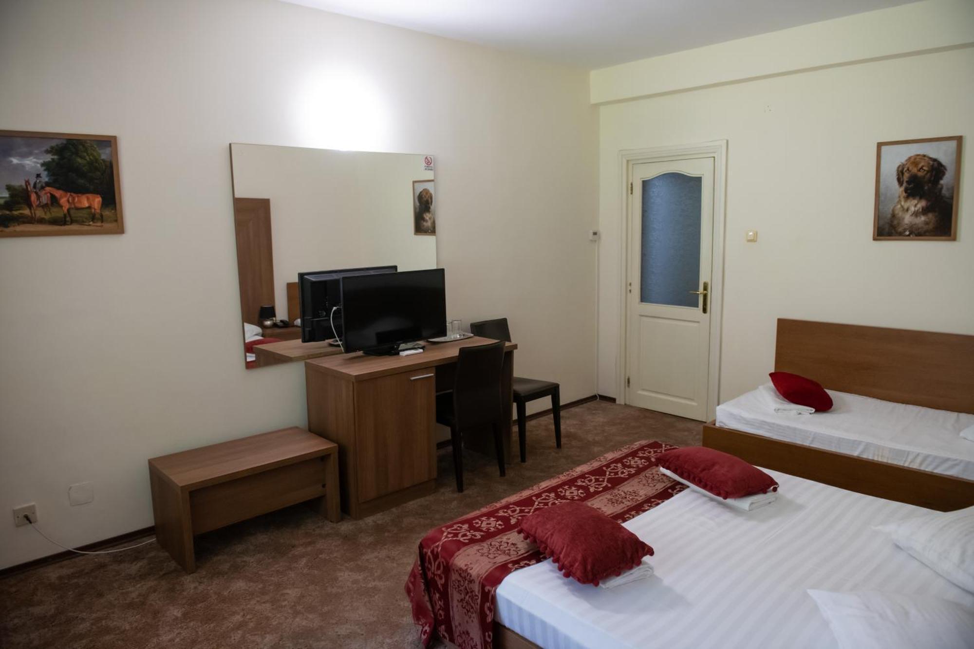 Hotel Panoramic Râmnicu Vâlcea Extérieur photo